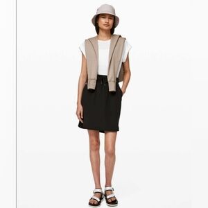 Lululemon On The Fly Skirt *Woven Black" size 4